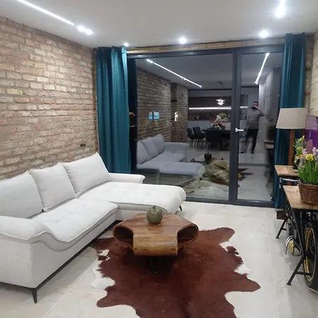 וילה Our Favorite House